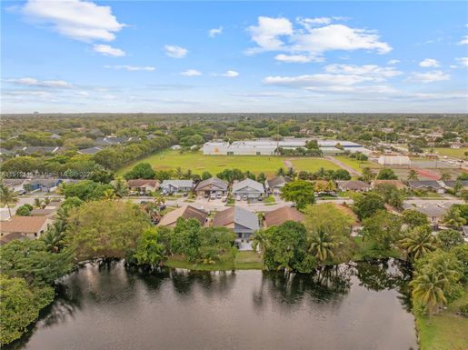 1221 SW 75th Ave, North Lauderdale FL 33068