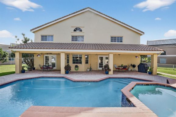 955 NW 197th Ter, Pembroke Pines FL 33029