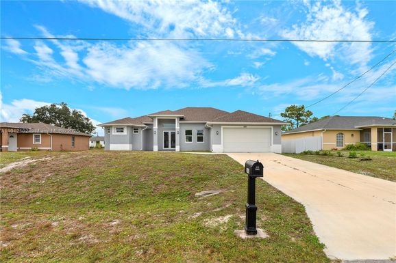 1043 albert ave, Lehigh Acres FL 33971