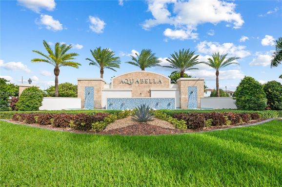 11006 W 32nd Ln, Hialeah FL 33018