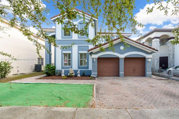 8920 NW 180th Ter, Hialeah FL 33018