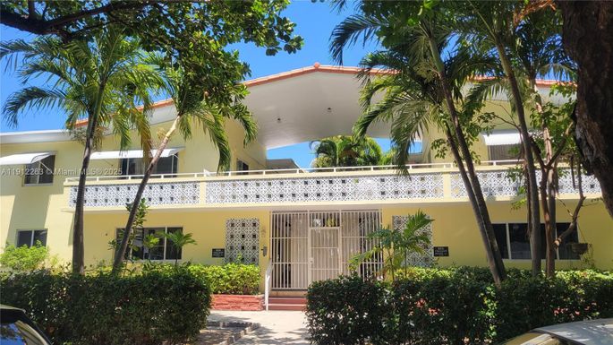 655 Meridian Ave # 8, Miami Beach FL 33139