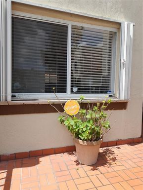 551 NW 82nd Ave # 520, Miami FL 33126