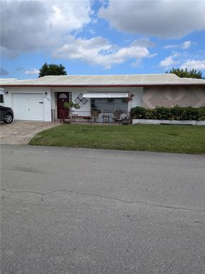5706 NW 82nd Ave, Tamarac FL 33321