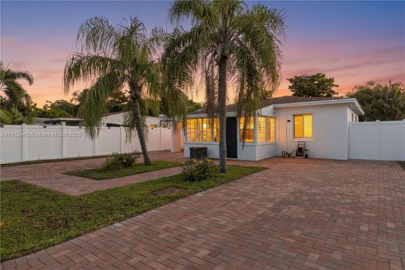 1108 NW 3rd Ave, Fort Lauderdale FL 33311