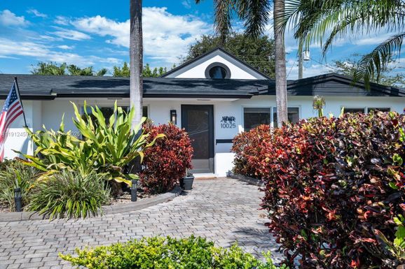 10025 SW 83rd St, Miami FL 33173