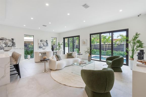 1814 Middle River Dr, Fort Lauderdale FL 33305