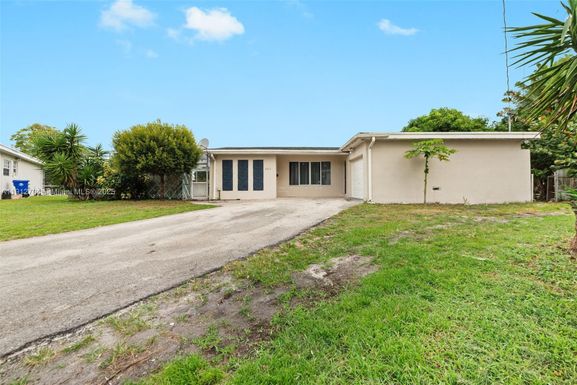 3813 S Lake Ter, Miramar FL 33023