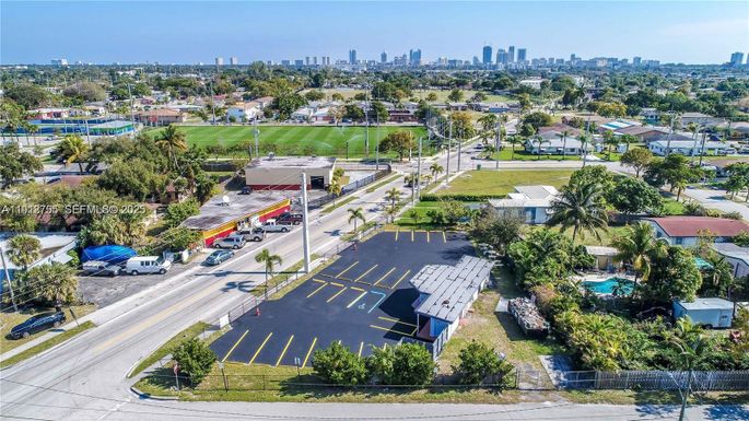 820 Foster Rd, Hallandale Beach FL 33009