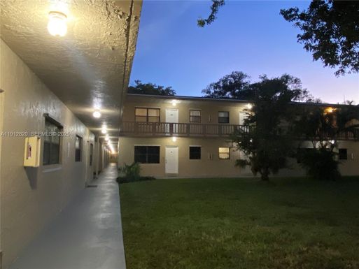 10370 SW 220th St # 221, Cutler Bay FL 33190