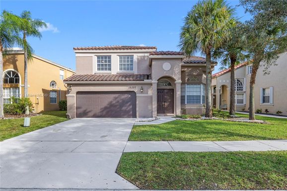15777 NW 10th St, Pembroke Pines FL 33028