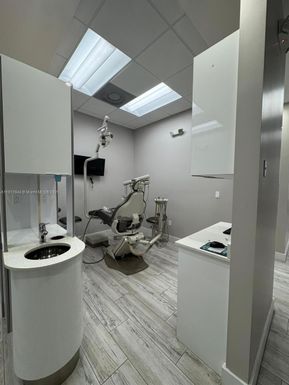 9440 W Commercial Blvd, Sunrise FL 33351