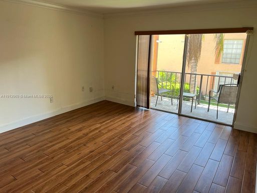 7160 Fairway Dr # J18, Miami Lakes FL 33014