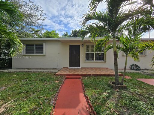 6610 NW 41st St, Virginia Gardens FL 33166