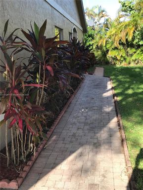 5500 NW 90th Ter, Sunrise FL 33351