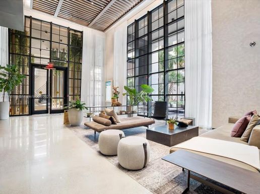 159 NE 6th St # 4612, Miami FL 33132