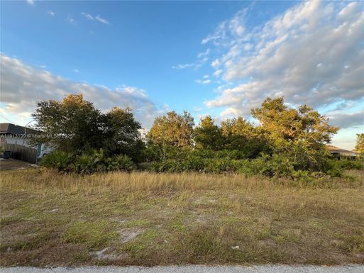 4102 6TH ST W, Lehigh Acres FL 33971