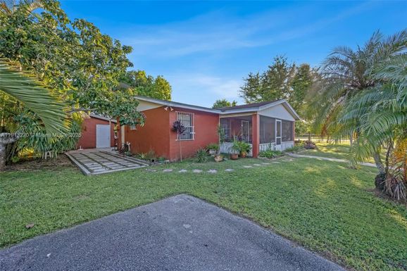 1798 SW 4th St, Homestead FL 33030