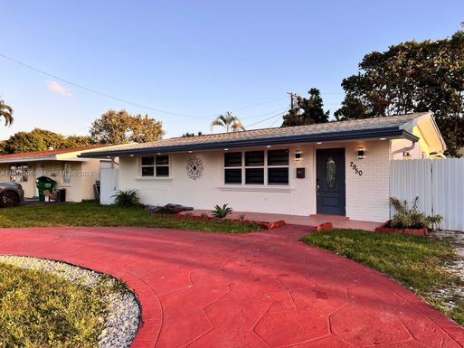 7950 NW 10th St, Pembroke Pines FL 33024