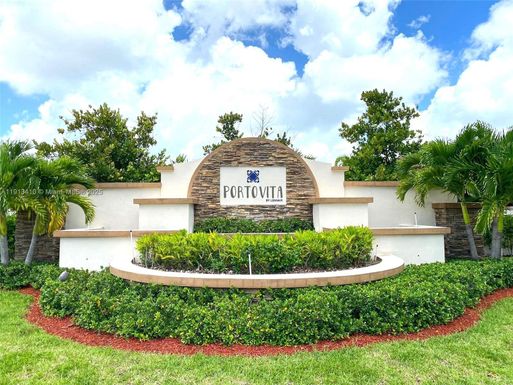 2490 SE 1st St, Homestead FL 33033