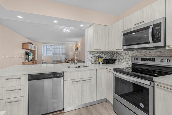 609 NE 14th Ave # 603, Hallandale Beach FL 33009