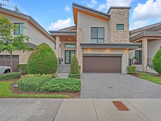 10250 NW 76th Ter, Doral FL 33178