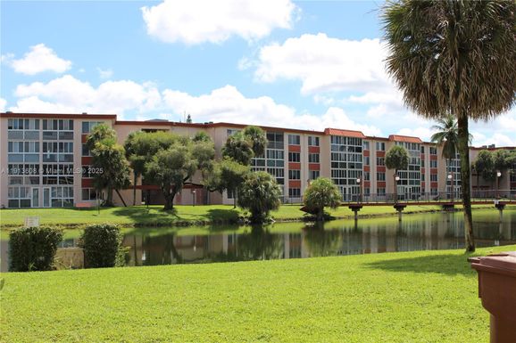 1080 Del Lago Cir # 202, Sunrise FL 33313