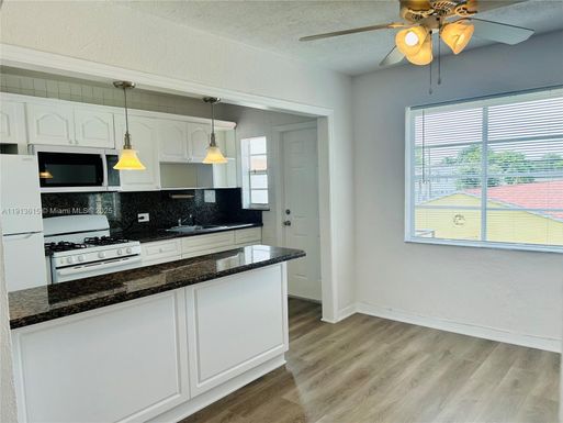 1330 SW 6th St # 15, Miami FL 33135