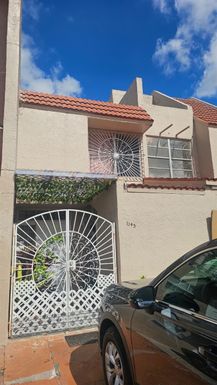 1145 W 42nd St # 26, Hialeah FL 33012