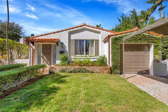 4484 Royal Palm Ave, Miami Beach FL 33140