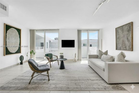 7800 Collins Ave # 502, Miami Beach FL 33141
