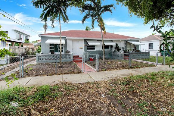 3462 SW 27th St, Miami FL 33133