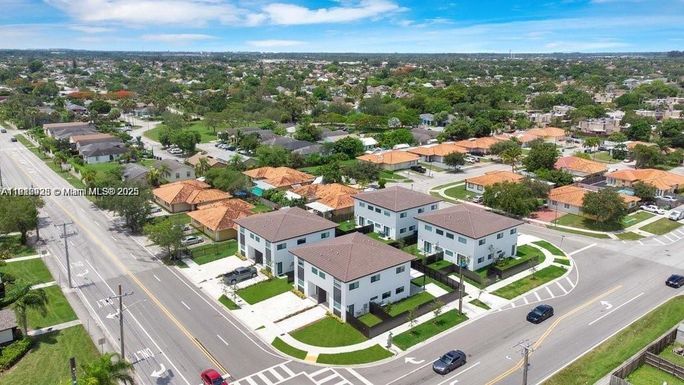 20007 SW 122nd Ct # 20007, Miami FL 33177