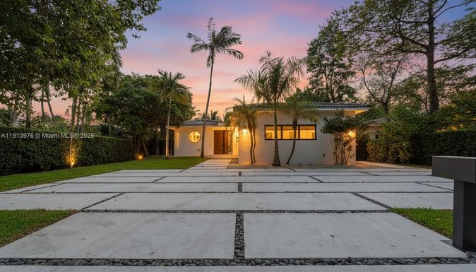 550 S Shore Dr, Miami Beach FL 33141