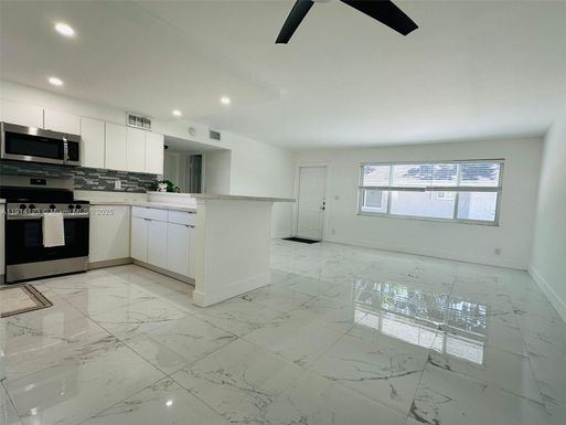 414 SE 14th St # 2, Fort Lauderdale FL 33316