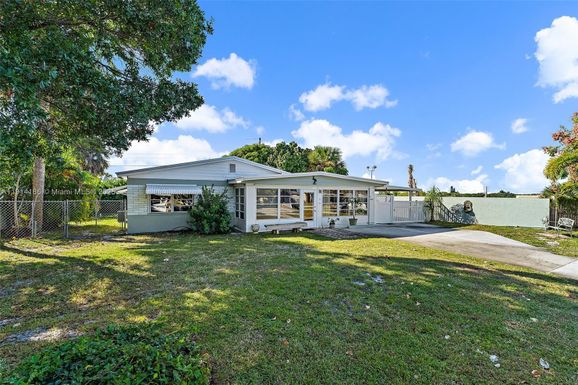 1624 NE Orion St, Jensen Beach FL 34957