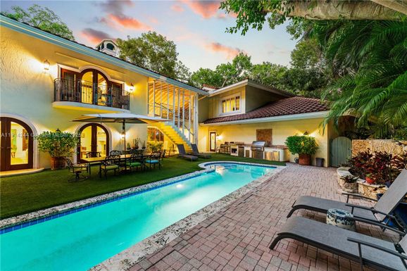 3506 Banyan Cir, Miami FL 33133