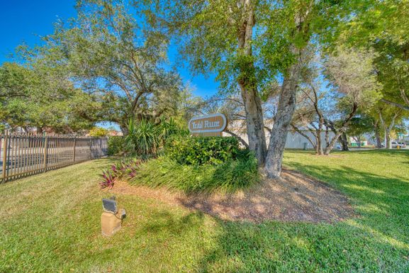 1207 SW 131st Place Cir W, Miami FL 33184