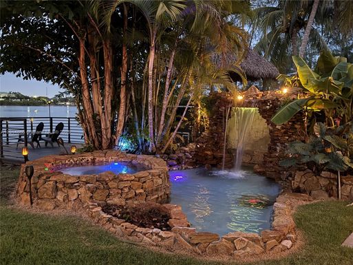 7521 SW 56th St, Miami FL 33155