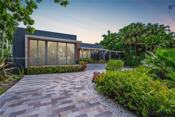 1845 NE 124th St, North Miami FL 33181