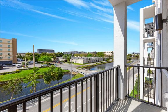 8001 NW 41st St # 303, Doral FL 33166