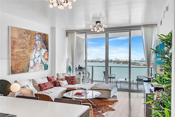 2020 N Bayshore Dr # 1906, Miami FL 33137