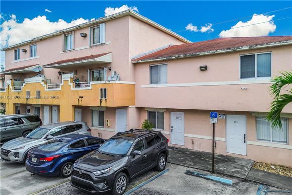 25 W 11th St # 102, Hialeah FL 33010