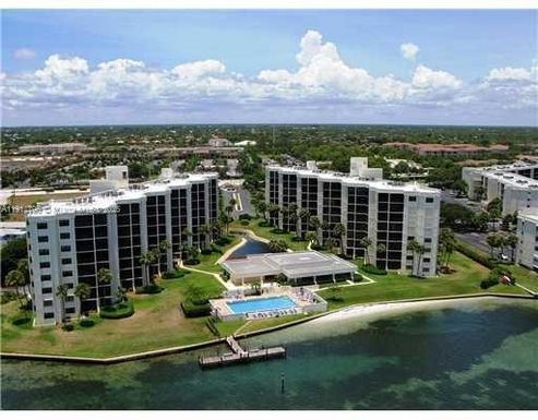 19800 Sandpointe Bay Dr # 802, Tequesta FL 33469