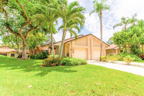 5289 Fairway Woods Dr # 2911, Delray Beach FL 33484
