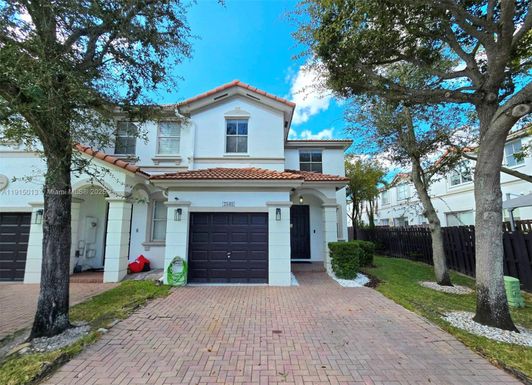 7848 NW 108th Ct, Doral FL 33178