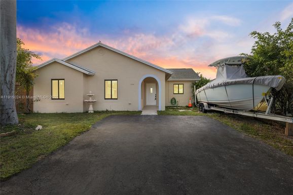 12740 SW 249th Ter, Homestead FL 33032