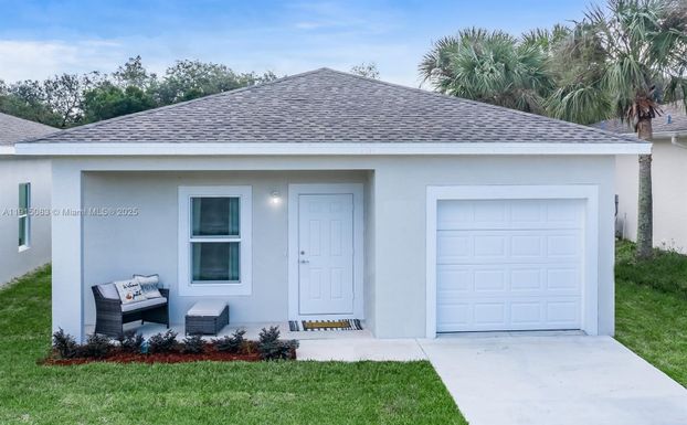1481 Las Villas Blvd, Sebring FL 33870