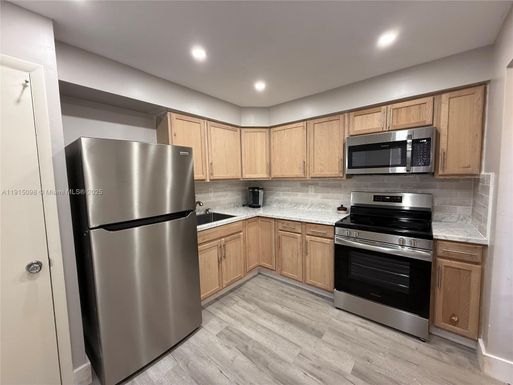 19001 NE 14th Ave # 144, Miami FL 33179