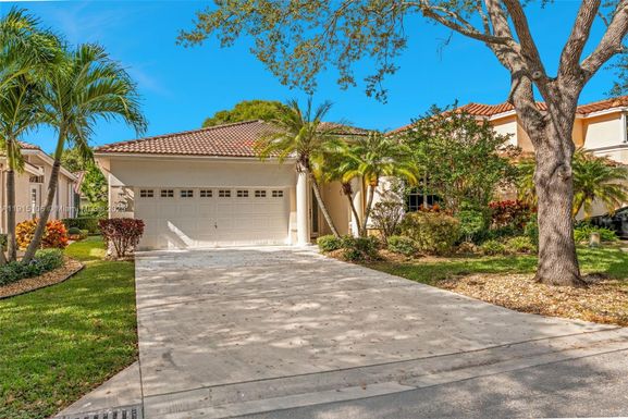 7607 NW 70th Way, Parkland FL 33067